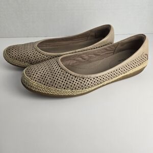 Clarks Collection Danelly Adira Tan Womens Slip On Flats Shoes Size 8.5W
